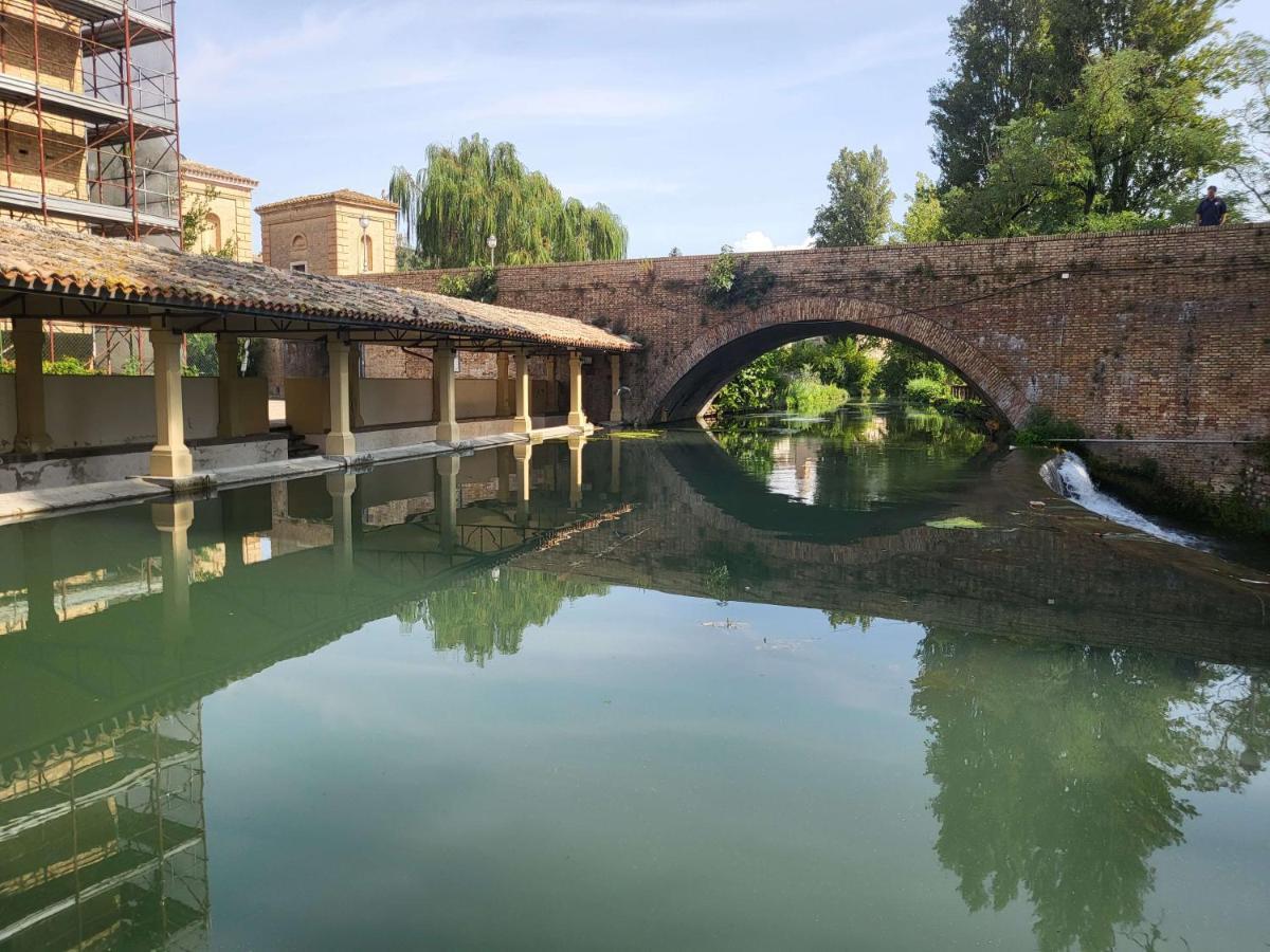 Appartamento Davanti Al Porto Romano Bevagna Eksteriør bilde